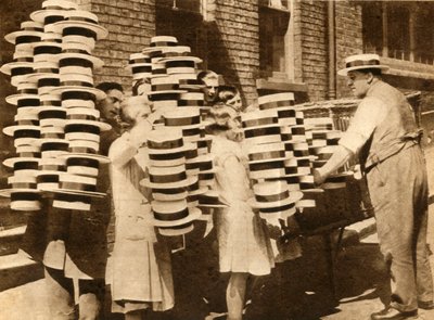 I Cappelli di Paglia Tornano di Moda, 1930, 1933 da Unbekannt