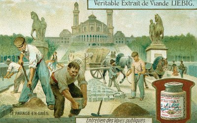 Pavimentazione di una strada con ciottoli di granito, Parigi, c1900 da Unbekannt