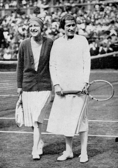 Suzanne Lenglen e Elizabeth Ryan prima del loro ultimo incontro singolare a Wimbledon, 1925 da Unbekannt