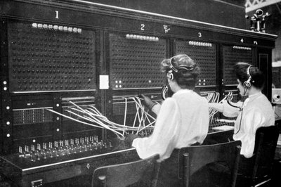 Centraliniste al lavoro, inizio XX secolo da Unbekannt