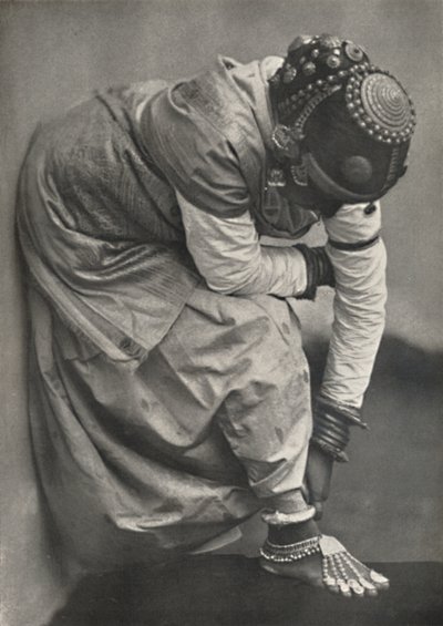 Tamulin con ornamenti per piedi e testa, 1926 da Unbekannt
