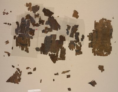 Frammenti di taqueté con leoni alati in medaglioni, 899-1160 da Unbekannt