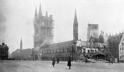 Il Campanile e la Sala delle Stoffe di Ypres, Belgio, 24 novembre 1914 da Unbekannt