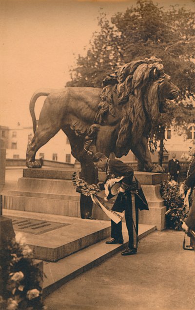 Il ministro cubano depone una corona in omaggio al Milite Ignoto belga, Bruxelles, Belgio, 1927 da Unbekannt