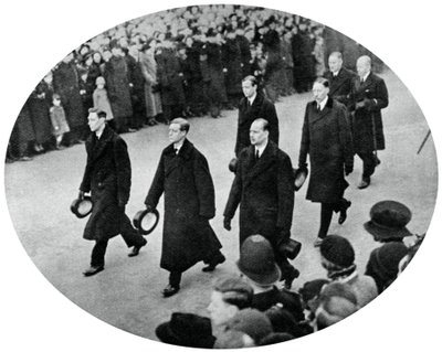 Il Duca di York e i suoi fratelli nel corteo funebre di Re Giorgio V, 1936, 1937 da Unbekannt