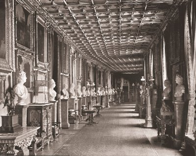 Il Corridoio Est, Castello di Windsor, Berkshire, 1894 da Unbekannt