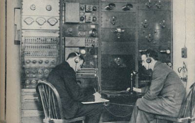 La nuova magia: inviare immagini senza fili e il telefono inevitabile, c1935 da Unbekannt