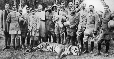 Il Principe di Galles caccia la tigre in Nepal, il Tour Indiano, 1921 da Unbekannt