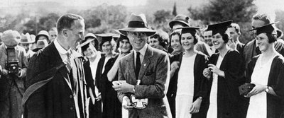 Il Principe di Galles con studenti a Grahamstown, Sudafrica, 1925 da Unbekannt