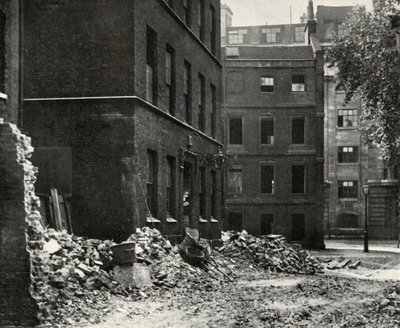 Il sito del cancello da Fetter Lane e le case abbandonate in attesa di demolizione, 1934 da Unbekannt