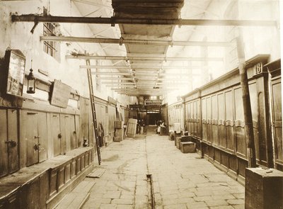 Le file commerciali superiori in Piazza Rossa, Mosca, Russia, 1886 da Unbekannt