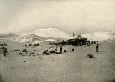 I Quartieri Invernali. Con il Monte Erebus sullo sfondo, c1908, 1909 da Unbekannt