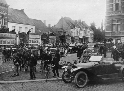 Il ruolo dei trasporti motorizzati nella ritirata da Anversa, 1914 da Unbekannt
