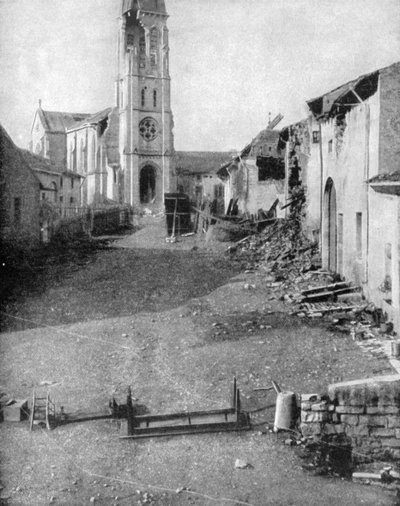Le rovine di un villaggio in Lorena, Prima Guerra Mondiale, 1915 da Unbekannt