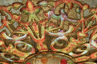Il più grande lampadario del mondo dalla Germania realizzato con un milione di cristalli Swarovski. Moschea Sheikh Zayed. 1995. Emirato di Abu Dhabi da Unbekannt