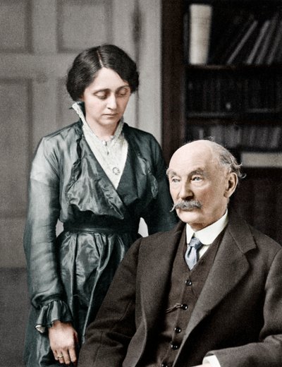 Thomas Hardy, poeta, romanziere e drammaturgo inglese con la sua seconda moglie, Florence, 1912-1928 da Unbekannt