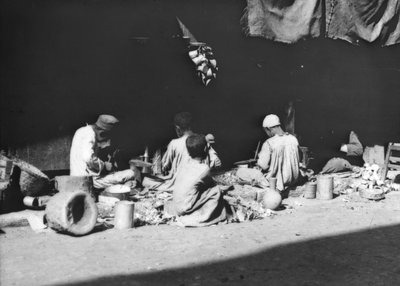 Operai del lattaio, Il Cairo, Egitto, fine XIX o inizio XX secolo da Unbekannt