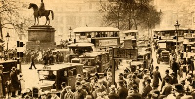Traffico in Trafalgar Square, Londra, 1933 da Unbekannt