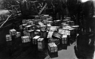 Trasporto di £14,000,000 di lingotti sulla nave da guerra britannica HMS Malaya, 1940 da Unbekannt