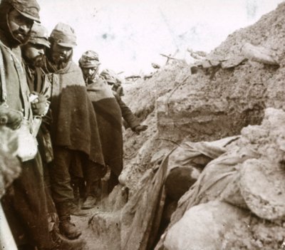 Trincee in prima linea, Tahure, Francia settentrionale, c1914-c1918 da Unbekannt