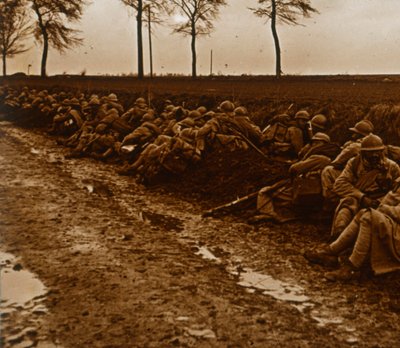 Truppe a lato della strada da Unbekannt