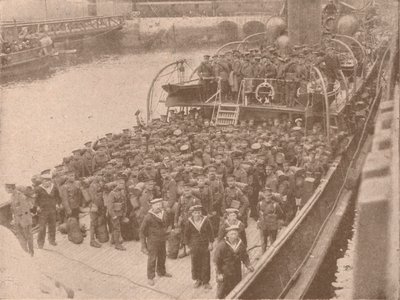 Truppe a bordo di un trasporto del Canale, c1915 da Unbekannt
