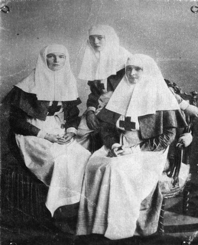 Zarina Alessandra e Granduchesse Olga e Tatiana di Russia, 1914 da Unbekannt