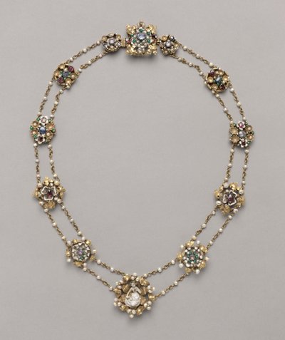 Dodici medaglioni montati come una collana da Unbekannt