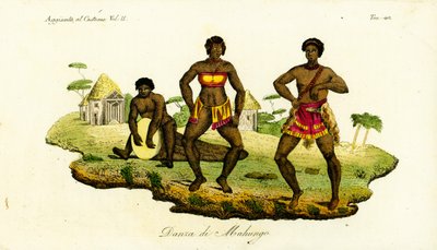 Due donne Mahungo che danzano la semba al ritmo di un tamburo scolpito da un tronco in Angola da Unbekannt
