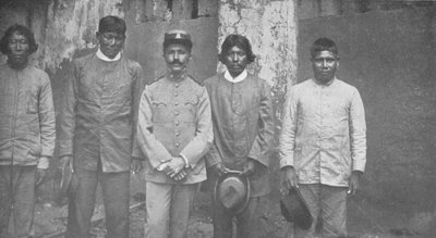 Indiani Tymbiras dello Stato di Maranhão. Lt. Pedro Dantas e i suoi interpreti, 1914 da Unbekannt