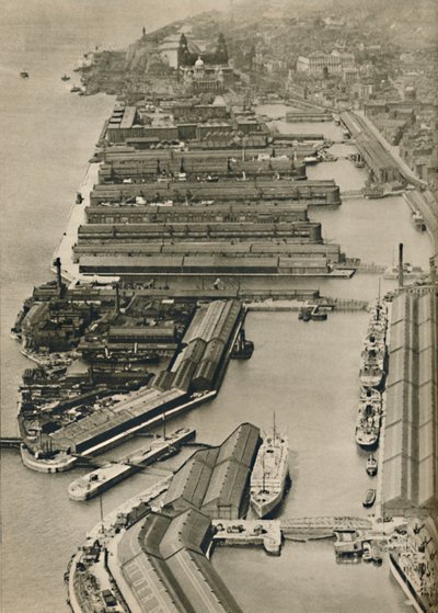 Le navi salpano da Liverpool verso porti di tutto il mondo, dal fiume Mersey, 1936 da Unbekannt