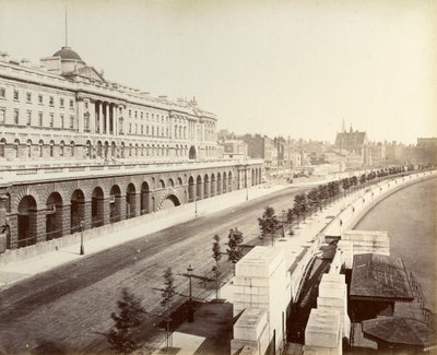 Victoria Embankment, con vista su Somerset House, Londra, 1887 da Unbekannt