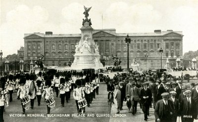 Victoria Memorial, Buckingham Palace e guardie, Londra, 1930s da Unbekannt