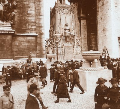 Celebrazione della vittoria, civili all