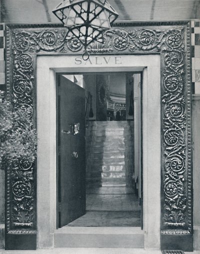 Vista nello studio di Sir L. Alma-Tadema attraverso la porta d