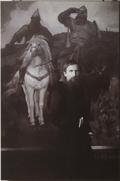 Viktor Vasnetsov davanti al suo dipinto Bogatyrs da Unbekannt