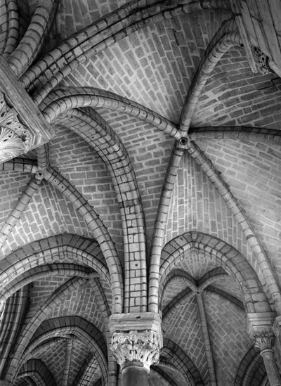 Veduta interna della Basilica di Saint Denis da Unbekannt