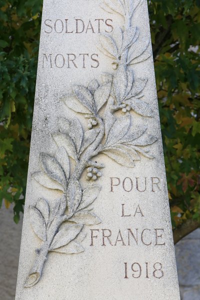 Monumento ai caduti. Guerard da Unbekannt