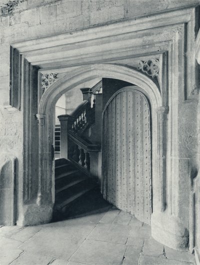 Porta nord di Waynflete, con le scale del XVII secolo per la scuola superiore e l