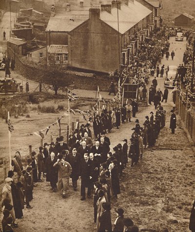 Accolto nel Monmouthshire - Re Edoardo ad Abertillery, Nov 1936 1937 da Unbekannt