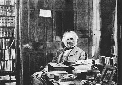 William Gladstone - Il Grande Vecchio Seduto al Suo Tavolo di Studio, c1925 da Unbekannt