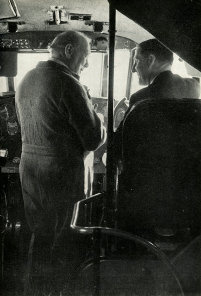 Winston Churchill parla con il capitano Shakespeare dell