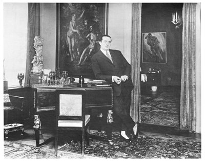 Wolfgang Gurlitt nello studio della sua galleria in Potsdamer Strasse, Berlino, c. 1925 da Unbekannt