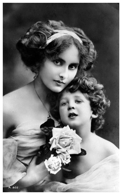 Donna e bambino, c. 1900-1919 da Unbekannt