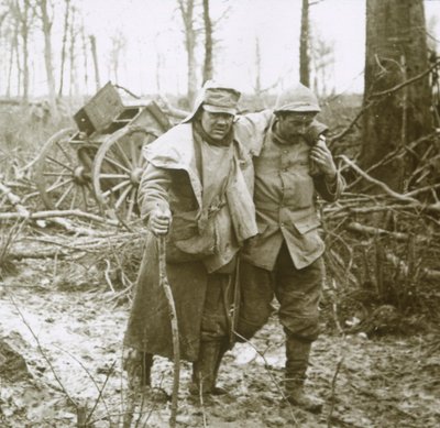 Soldato ferito, Verdun, Francia settentrionale, 1916 da Unbekannt