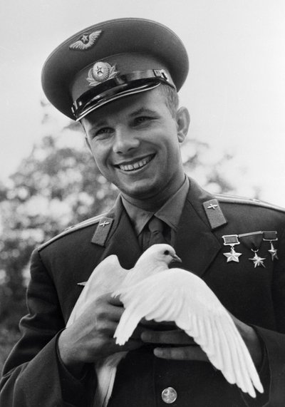 Yuri Gagarin, cosmonauta russo, c1963-c1964 da Unbekannt