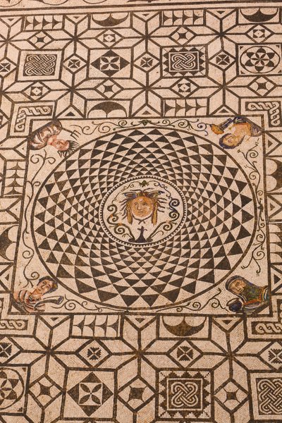 Carmona, Provincia di Siviglia, Spagna. Mosaico romano di Medusa nel Municipio. da Unbekannt Unbekannt
