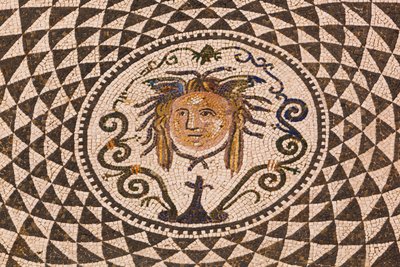 Carmona, Provincia di Siviglia, Spagna. Mosaico romano di Medusa nel Municipio. da Unbekannt Unbekannt