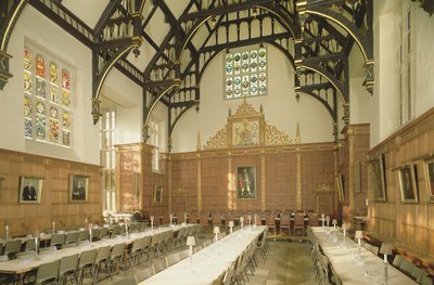 Vista interna della sala da pranzo che mostra il soffitto a travi, Trinity College, Cambridge da Unbekannt Unbekannt