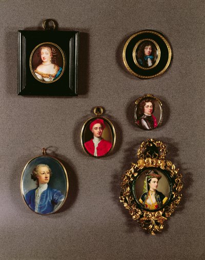 Miniature da sinistra a destra, dall